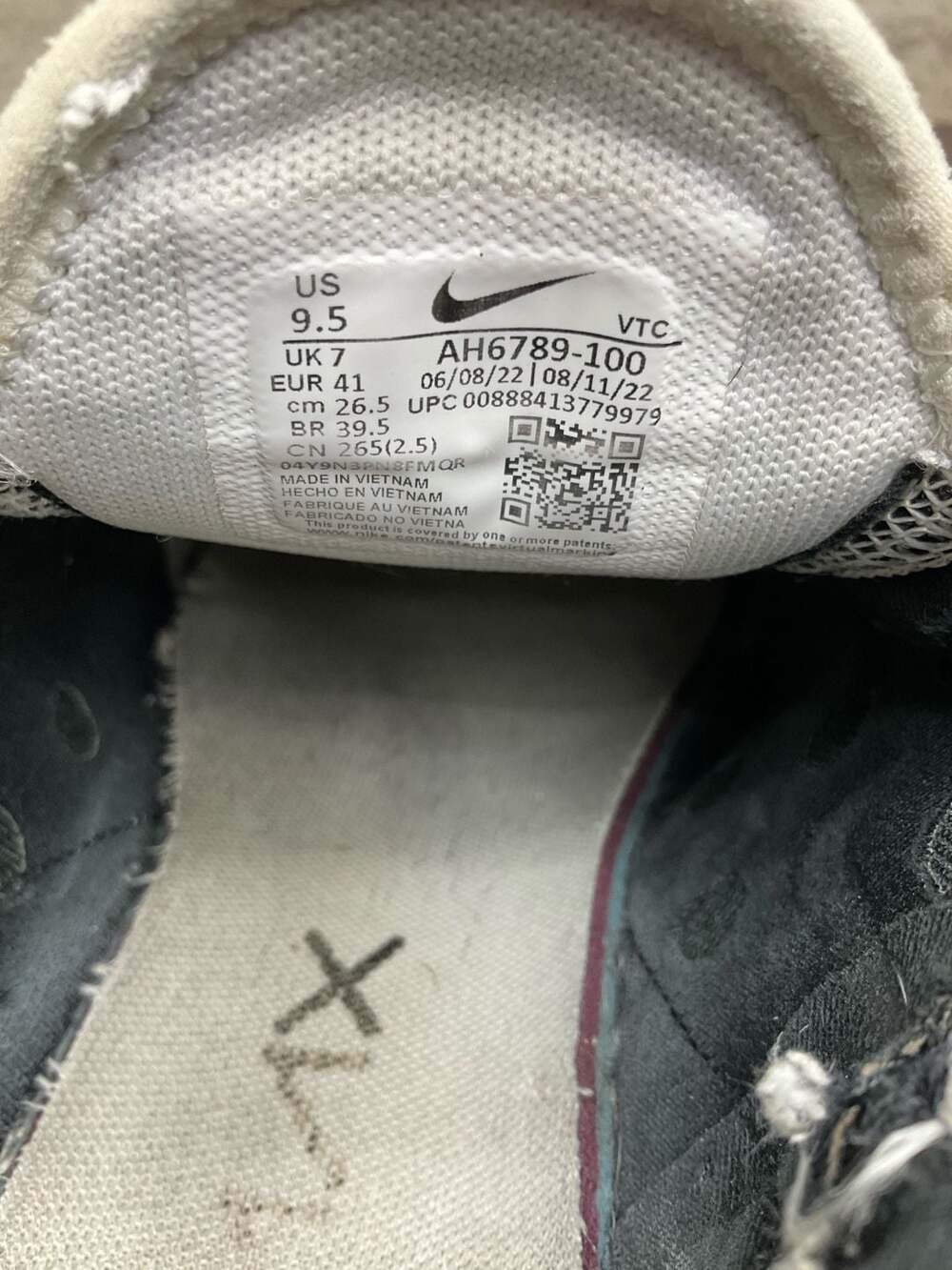Nike Air Max 270 White Black Sneakers - Picture 11 of 11